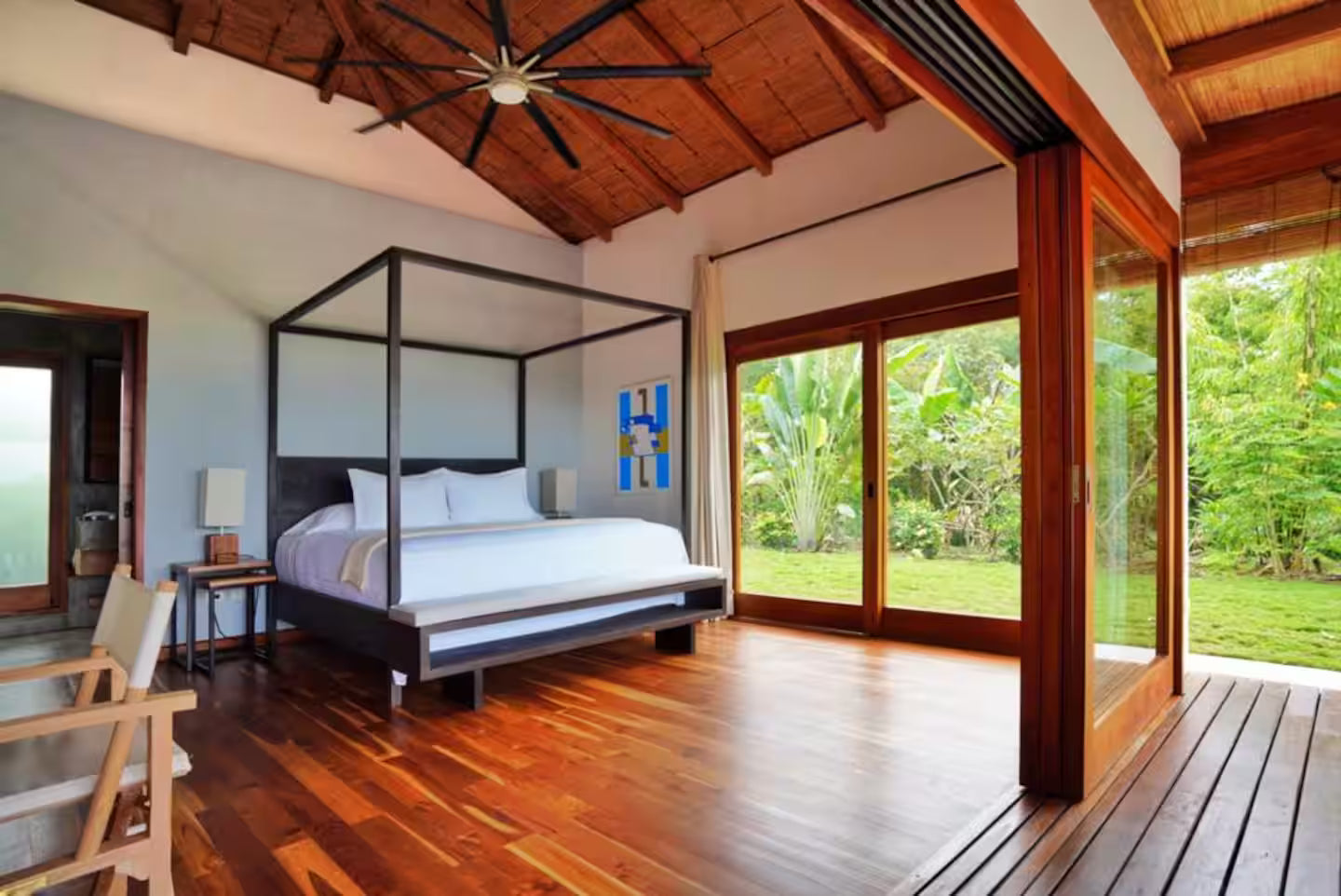 Villa Lucila | Shared Room - King