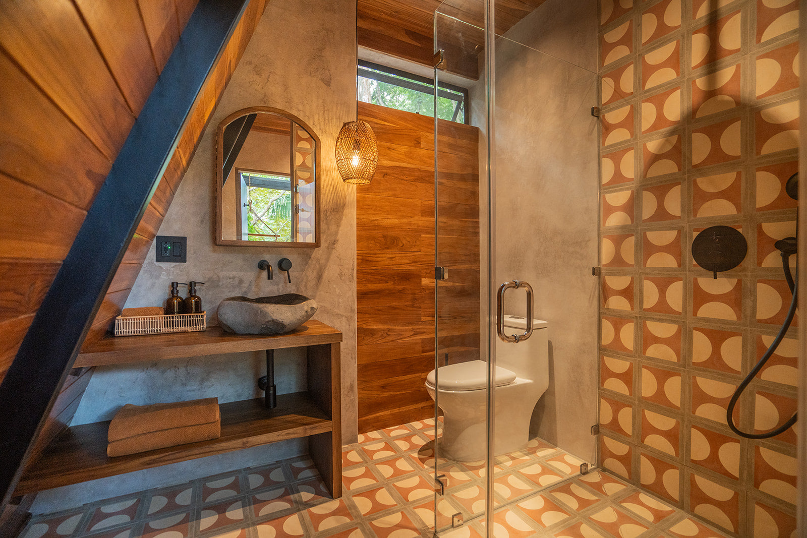 re:center | Fuego - Shared Casa - Queen